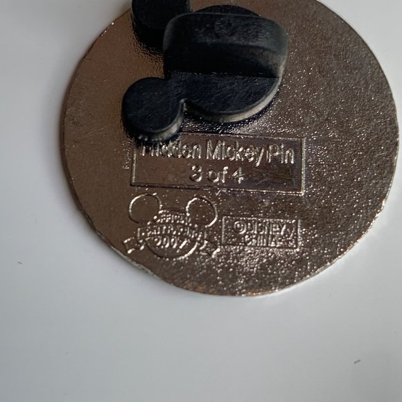 Disney Hidden Mickey Goofy's Feet Walt Disney World Collectible Pin From 2007 - Picture 2 of 4
